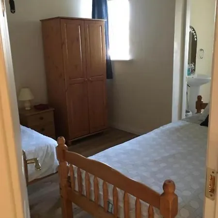 Private Bedrooms At Student Rahoon Habitación en casa particular Galway