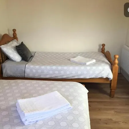 Private Bedrooms At Student Rahoon Habitación en casa particular Galway