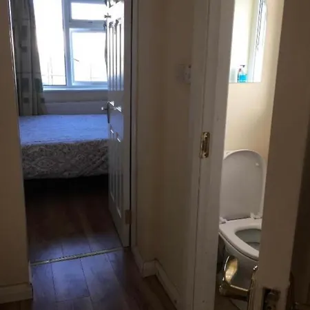 Alloggio in famiglia Private Bedrooms At Student Rahoon *