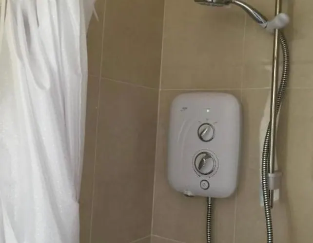 Private Bedrooms At Student Rahoon 民宿 *