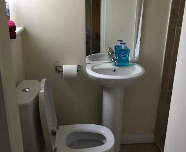 Private Bedrooms At Student Rahoon 戈尔韦