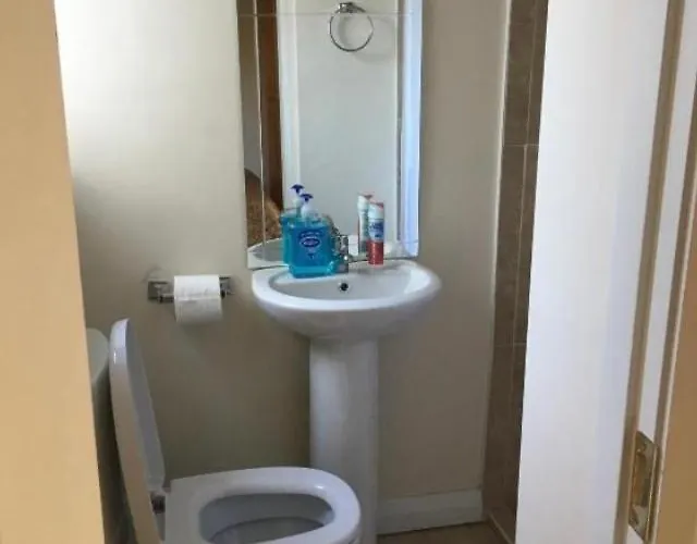 Private Bedrooms At Student Rahoon Quarto em Acomodações Particulares *