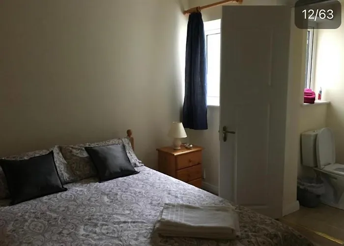 Private Bedrooms At Student Rahoon Rum i privatbostad *