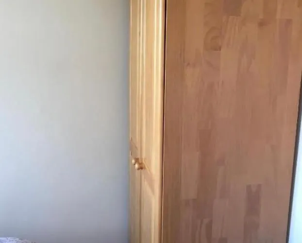 Rum i privatbostad Private Bedrooms At Student Rahoon *