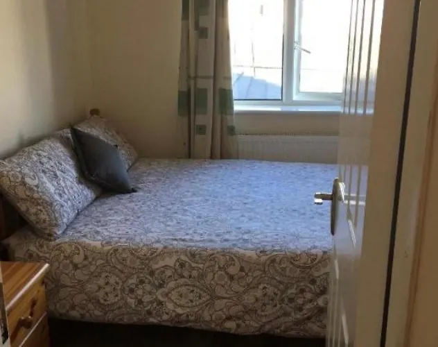 Private Bedrooms At Student Rahoon