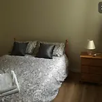 Проживание в семье Private Bedrooms At Student Rahoon