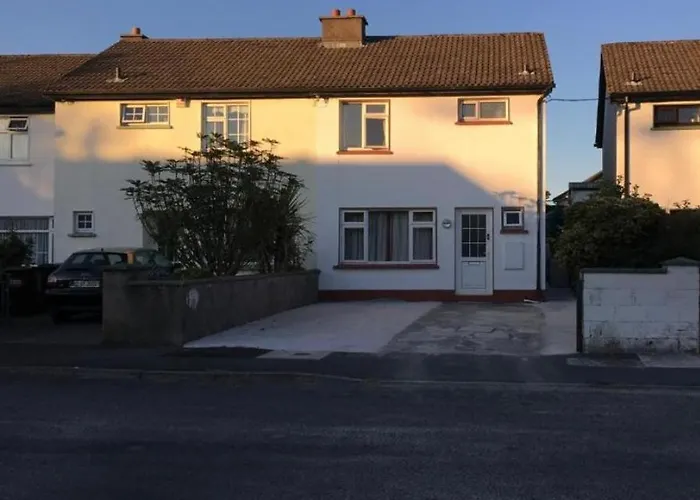 Private Bedrooms At Student Rahoon *